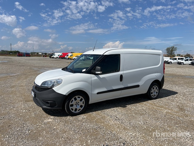 2020 Fiat Doblo CARGO MAXI 1.6 MJET 120CV LOUNGE Van Truck - Kis furgon: 1 kép. 2020 Fiat Doblo CARGO MAXI 1.6 MJET 120CV LOUNGE Van Truck - Kis furgon: 1 kép.