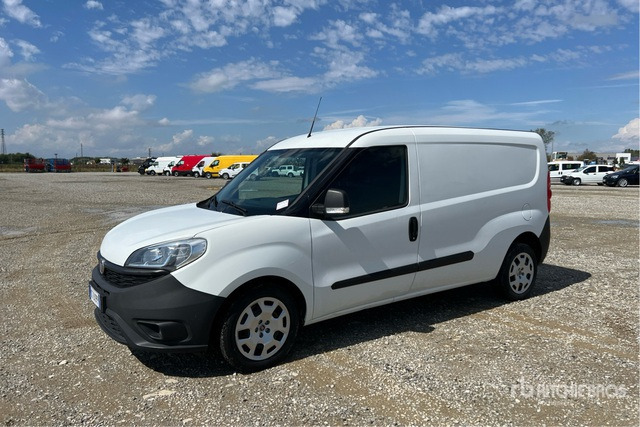 2020 Fiat Doblo CARGO MAXI 1.6 MJET 120CV LOUNGE Van Truck - Kis furgon: 3 kép. 2020 Fiat Doblo CARGO MAXI 1.6 MJET 120CV LOUNGE Van Truck - Kis furgon: 3 kép.