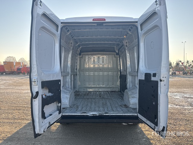 2020 Fiat Ducato 33 MH2 2.3 MULTIJET 120CV E6D-TEMP Van Truck - Dobozos felépítményű teherautó: 4 kép. 2020 Fiat Ducato 33 MH2 2.3 MULTIJET 120CV E6D-TEMP Van Truck - Dobozos felépítményű teherautó: 4 kép.