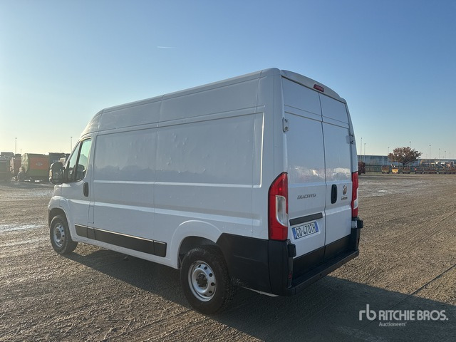 2020 Fiat Ducato 33 MH2 2.3 MULTIJET 120CV E6D-TEMP Van Truck - Dobozos felépítményű teherautó: 2 kép. 2020 Fiat Ducato 33 MH2 2.3 MULTIJET 120CV E6D-TEMP Van Truck - Dobozos felépítményű teherautó: 2 kép.