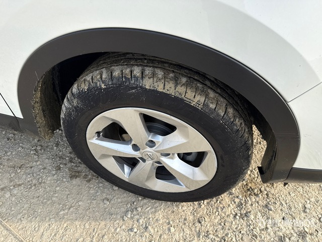 2020 Nissan Qashqai Automobile - Autó: 5 kép. 2020 Nissan Qashqai Automobile - Autó: 5 kép.