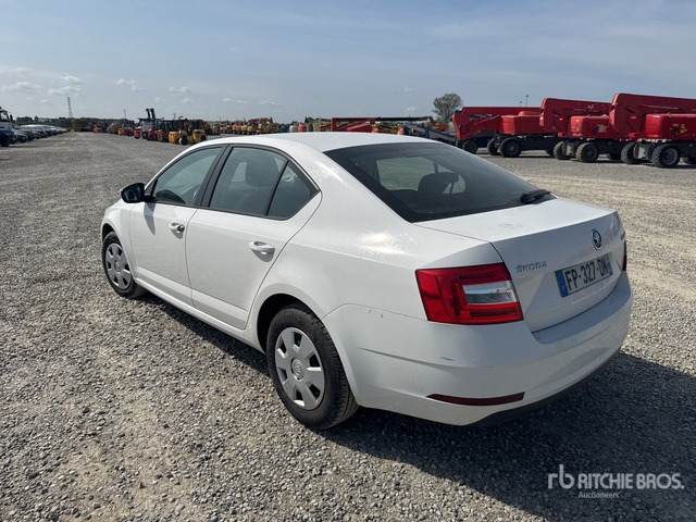 2020 Skoda Octavia Autovettura - Autó: 4 kép. 2020 Skoda Octavia Autovettura - Autó: 4 kép.
