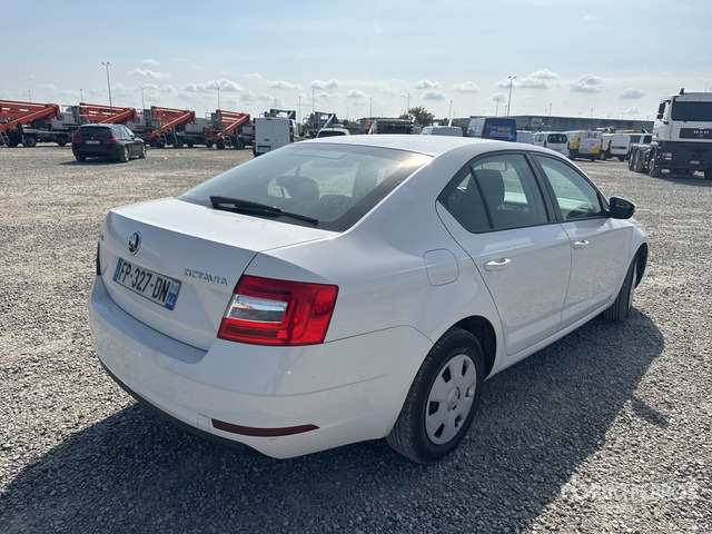 2020 Skoda Octavia Autovettura - Autó: 3 kép. 2020 Skoda Octavia Autovettura - Autó: 3 kép.