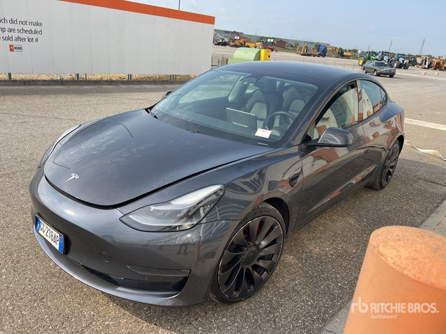 2021 Tesla Model 3 3 PERFORMANCE DUAL MOTOR 4WD Automobile - Autó: 1 kép. 2021 Tesla Model 3 3 PERFORMANCE DUAL MOTOR 4WD Automobile - Autó: 1 kép.