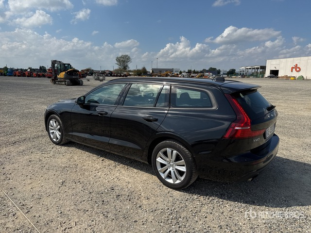 2021 Volvo V60 SW B4 D AUTOM. MOMENTUM BUSINESS Automobile - Autó: 3 kép. 2021 Volvo V60 SW B4 D AUTOM. MOMENTUM BUSINESS Automobile - Autó: 3 kép.