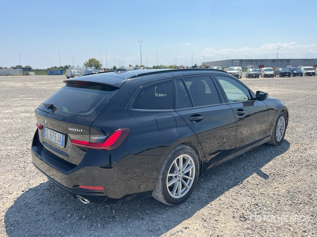 2022 BMW 320d Station wagon - Kombi: 3 kép. 2022 BMW 320d Station wagon - Kombi: 3 kép.