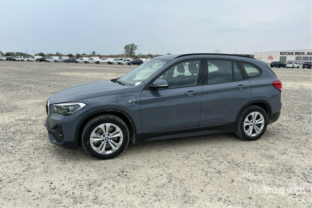 2022 BMW X1 XDRIVE 25E BUSINESS ADVANTAGE SUV - Terepjáró/ SUV: 3 kép. 2022 BMW X1 XDRIVE 25E BUSINESS ADVANTAGE SUV - Terepjáró/ SUV: 3 kép.