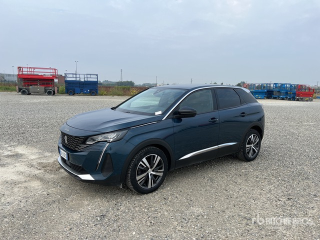 2022 Peugeot 3008 BLUEHDI 130 SeS ALLURE SUV - Terepjáró/ SUV: 3 kép. 2022 Peugeot 3008 BLUEHDI 130 SeS ALLURE SUV - Terepjáró/ SUV: 3 kép.
