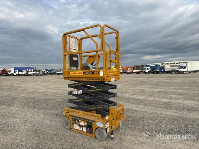 2022 XCMG XG0607DC Electric Scissor Lift - Ollós emelő: 3 kép. 2022 XCMG XG0607DC Electric Scissor Lift - Ollós emelő: 3 kép.