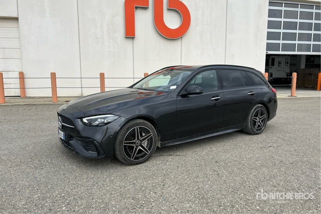 2023 Mercedes-Benz C300e SW PHEV PREMIUM PRO AUTO Automobile - Autó: 2 kép. 2023 Mercedes-Benz C300e SW PHEV PREMIUM PRO AUTO Automobile - Autó: 2 kép.