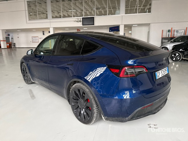 2023 Tesla PERFORMANCE DUAL MOTOR 4WD AUT Automobile - Autó: 2 kép. 2023 Tesla PERFORMANCE DUAL MOTOR 4WD AUT Automobile - Autó: 2 kép.