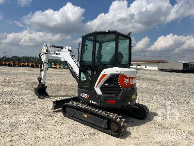 BOBCAT E35Z - Minikotró: 2 kép. BOBCAT E35Z - Minikotró: 2 kép.