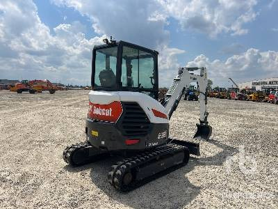BOBCAT E35Z - Minikotró: 3 kép. BOBCAT E35Z - Minikotró: 3 kép.