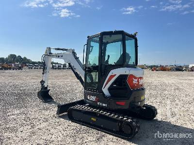 BOBCAT E35Z - Minikotró: 2 kép. BOBCAT E35Z - Minikotró: 2 kép.