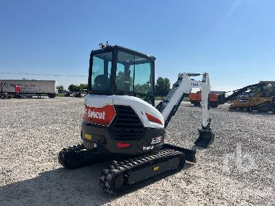 BOBCAT E35Z - Minikotró: 3 kép. BOBCAT E35Z - Minikotró: 3 kép.