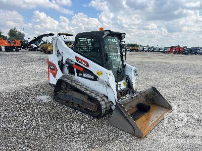 BOBCAT T590 High Flow - Kompakt lánctalpas rakodó: 4 kép. BOBCAT T590 High Flow - Kompakt lánctalpas rakodó: 4 kép.
