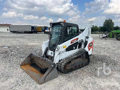 BOBCAT T590 High Flow - Kompakt lánctalpas rakodó: 1 kép. BOBCAT T590 High Flow - Kompakt lánctalpas rakodó: 1 kép.