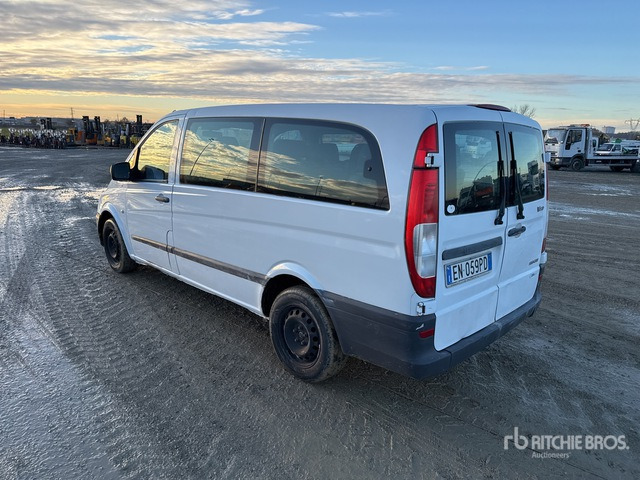 2012 Mercedes-Benz Vito Bus - Busz: 2 kép. 2012 Mercedes-Benz Vito Bus - Busz: 2 kép.