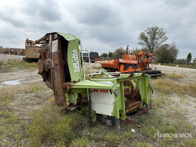 Claas RU 450 Testata per trincia - Takarmánybetakarító gép: 3 kép. Claas RU 450 Testata per trincia - Takarmánybetakarító gép: 3 kép.