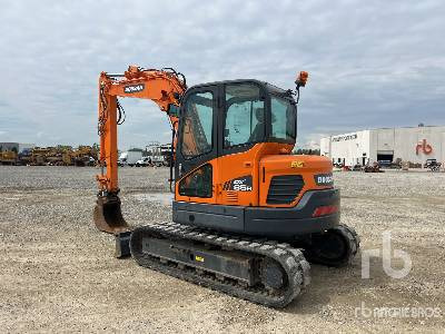 DOOSAN DX85R-3 - Lánctalpas kotró: 3 kép. DOOSAN DX85R-3 - Lánctalpas kotró: 3 kép.