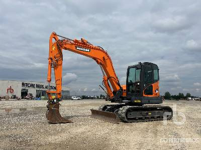 DOOSAN DX85R-3 - Lánctalpas kotró: 1 kép. DOOSAN DX85R-3 - Lánctalpas kotró: 1 kép.