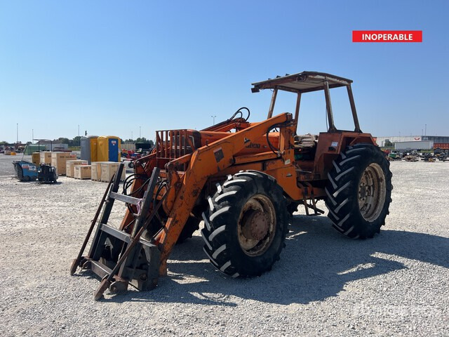 Fiat 1300 DT 4WD Tractor - Traktor: 1 kép. Fiat 1300 DT 4WD Tractor - Traktor: 1 kép.