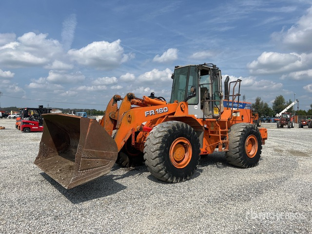 Fiat-Hitachi FR 160 Wheel Loader - Gumikerekes homlokrakodó: 3 kép. Fiat-Hitachi FR 160 Wheel Loader - Gumikerekes homlokrakodó: 3 kép.