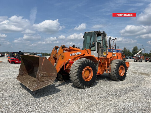 Fiat-Hitachi FR 160 Wheel Loader - Gumikerekes homlokrakodó: 2 kép. Fiat-Hitachi FR 160 Wheel Loader - Gumikerekes homlokrakodó: 2 kép.
