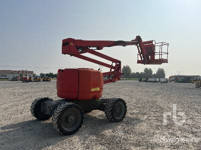 GENIE Z45/25 Diesel - Személyemelő: 3 kép. GENIE Z45/25 Diesel - Személyemelő: 3 kép.