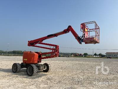 GENIE Z45/25 Diesel - Személyemelő: 4 kép. GENIE Z45/25 Diesel - Személyemelő: 4 kép.