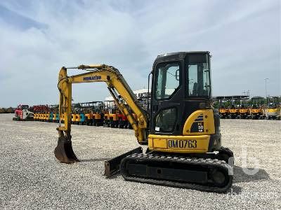 KOMATSU PC50MR-2 - Minikotró: 2 kép. KOMATSU PC50MR-2 - Minikotró: 2 kép.