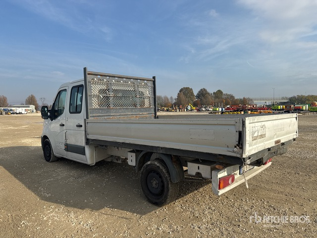 Nissan NV400 Flatbed Truck - Platós teherautó: 4 kép. Nissan NV400 Flatbed Truck - Platós teherautó: 4 kép.