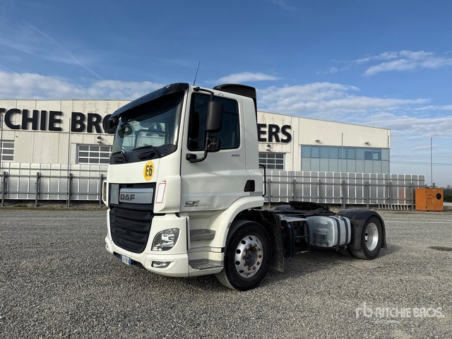 2015 DAF CF440 - Nyergesvontató: 1 kép. 2015 DAF CF440 - Nyergesvontató: 1 kép.