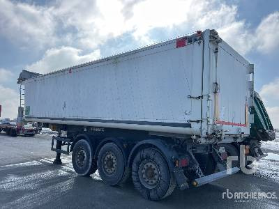 SCHMITZ SKI24 - Félpótkocsi billenőplatós: 2 kép. SCHMITZ SKI24 - Félpótkocsi billenőplatós: 2 kép.