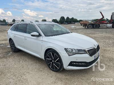 SKODA SUPERB WAGON 2.0 TDI EVO 150CV EXECUTIVE - Autó: 4 kép. SKODA SUPERB WAGON 2.0 TDI EVO 150CV EXECUTIVE - Autó: 4 kép.