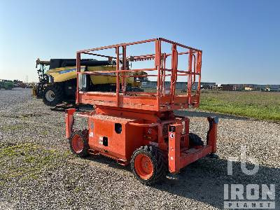 SKYJACK SJ6832RT 4x4 Diesel - Ollós emelő: 2 kép. SKYJACK SJ6832RT 4x4 Diesel - Ollós emelő: 2 kép.