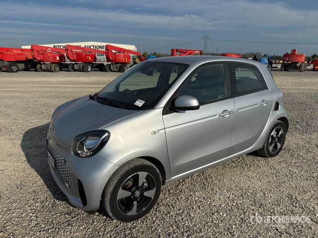 SMART EQ Automobile - Autó: 2 kép. SMART EQ Automobile - Autó: 2 kép.