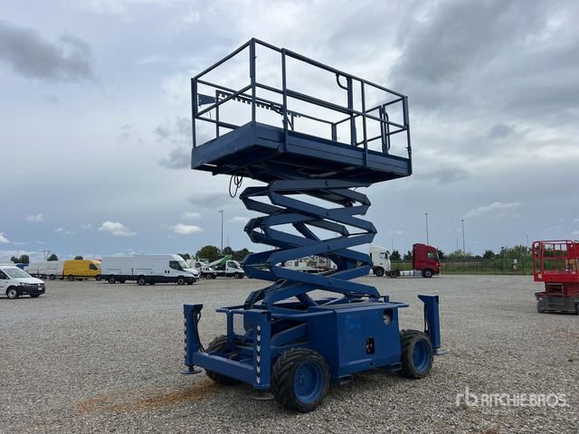 Skyjack SJ6832 RT Piattaforma aerea verticale - Ollós emelő: 4 kép. Skyjack SJ6832 RT Piattaforma aerea verticale - Ollós emelő: 4 kép.