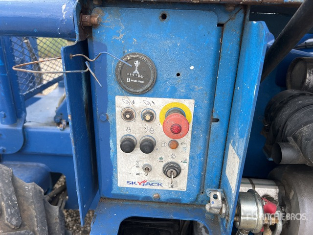 Skyjack SJ6832 RT Piattaforma aerea verticale - Ollós emelő: 5 kép. Skyjack SJ6832 RT Piattaforma aerea verticale - Ollós emelő: 5 kép.