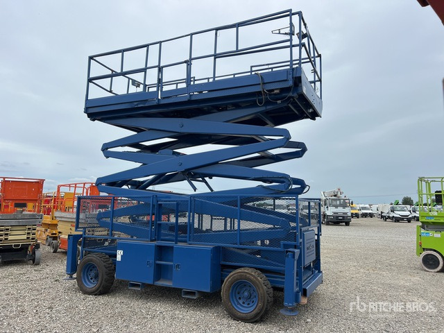 Skyjack SJ9250 Piattaforma aerea verticale - Ollós emelő: 4 kép. Skyjack SJ9250 Piattaforma aerea verticale - Ollós emelő: 4 kép.