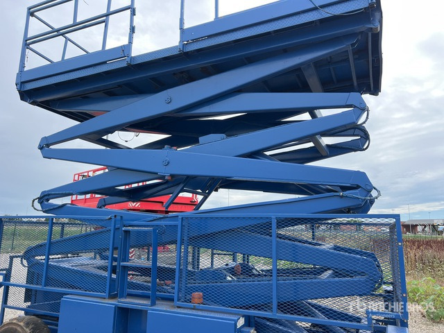 Skyjack SJ9250 Piattaforma aerea verticale - Ollós emelő: 5 kép. Skyjack SJ9250 Piattaforma aerea verticale - Ollós emelő: 5 kép.