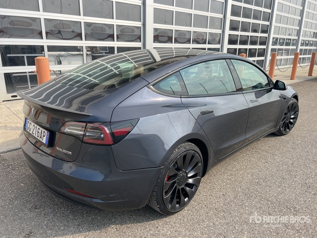 Tesla Model 3 Automobile - Autó: 3 kép. Tesla Model 3 Automobile - Autó: 3 kép.