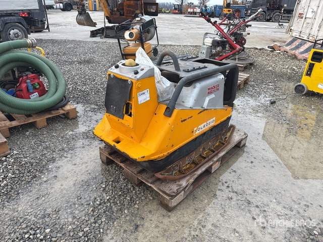 Wacker Neuson Vibratory Plate Compactor - Lapvibrátor: 1 kép. Wacker Neuson Vibratory Plate Compactor - Lapvibrátor: 1 kép.