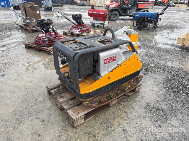 Wacker Neuson Vibratory Plate Compactor - Lapvibrátor: 3 kép. Wacker Neuson Vibratory Plate Compactor - Lapvibrátor: 3 kép.