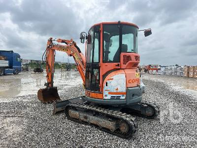 YANMAR VIO38-U - Minikotró: 2 kép. YANMAR VIO38-U - Minikotró: 2 kép.