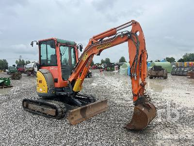 YANMAR VIO38-U - Minikotró: 4 kép. YANMAR VIO38-U - Minikotró: 4 kép.