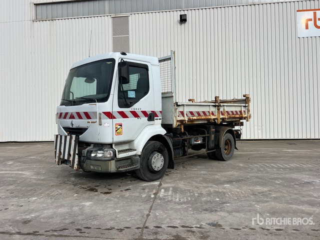 2001 Renault Midlum 180 4x2 Camion Benne 4x2 S/A Dump Truck - Billenőplatós teherautó: 1 kép. 2001 Renault Midlum 180 4x2 Camion Benne 4x2 S/A Dump Truck - Billenőplatós teherautó: 1 kép.