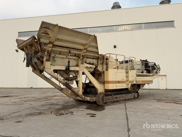 2002 Metso LT1213 Concasseur Impact Crusher - Röpítő törő: 2 kép. 2002 Metso LT1213 Concasseur Impact Crusher - Röpítő törő: 2 kép.