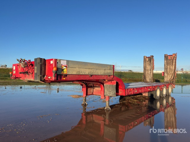 2002 Robuste Kaiser S5703P Tri/A Semi-Remorque Porte-Engin ... Lowboy Trailer - Félpótkocsi mélybölcsős: 1 kép. 2002 Robuste Kaiser S5703P Tri/A Semi-Remorque Porte-Engin ... Lowboy Trailer - Félpótkocsi mélybölcsős: 1 kép.