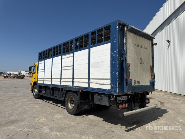 2003 Volvo FM12 420 4x2 Camion Betaillere Livestock Truck - Állatszállító teherautó: 4 kép. 2003 Volvo FM12 420 4x2 Camion Betaillere Livestock Truck - Állatszállító teherautó: 4 kép.